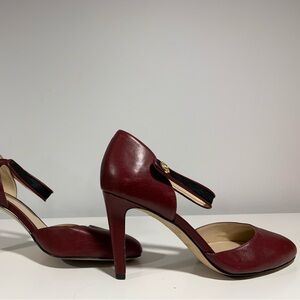 Size 6 burgundy high heel shoes